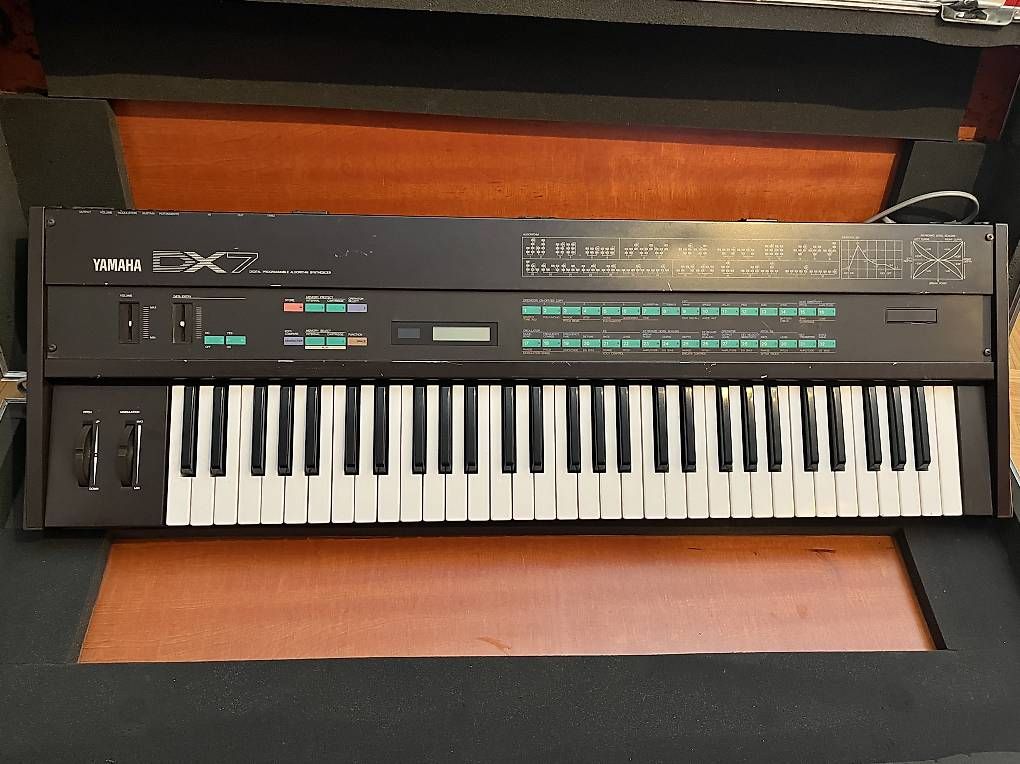 Strumenti musicali: Yamaha DX7 / DX-7 – Usato da Zürich venduto da Frecci123