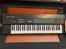 Yamaha DX7 / DX-7