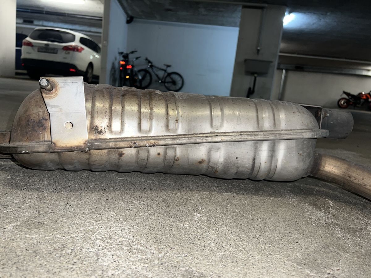 BMW Auspuffanlagen: Endschalldämpfer Original Auspuff BMW e46 – Gebraucht aus Wolfhausen von metalgear99 3