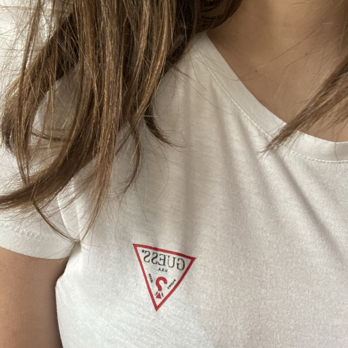 Guess T-Shirts: T-shirt blanc Guess – Gebraucht aus Essertines-Yverdon von Alice977 2