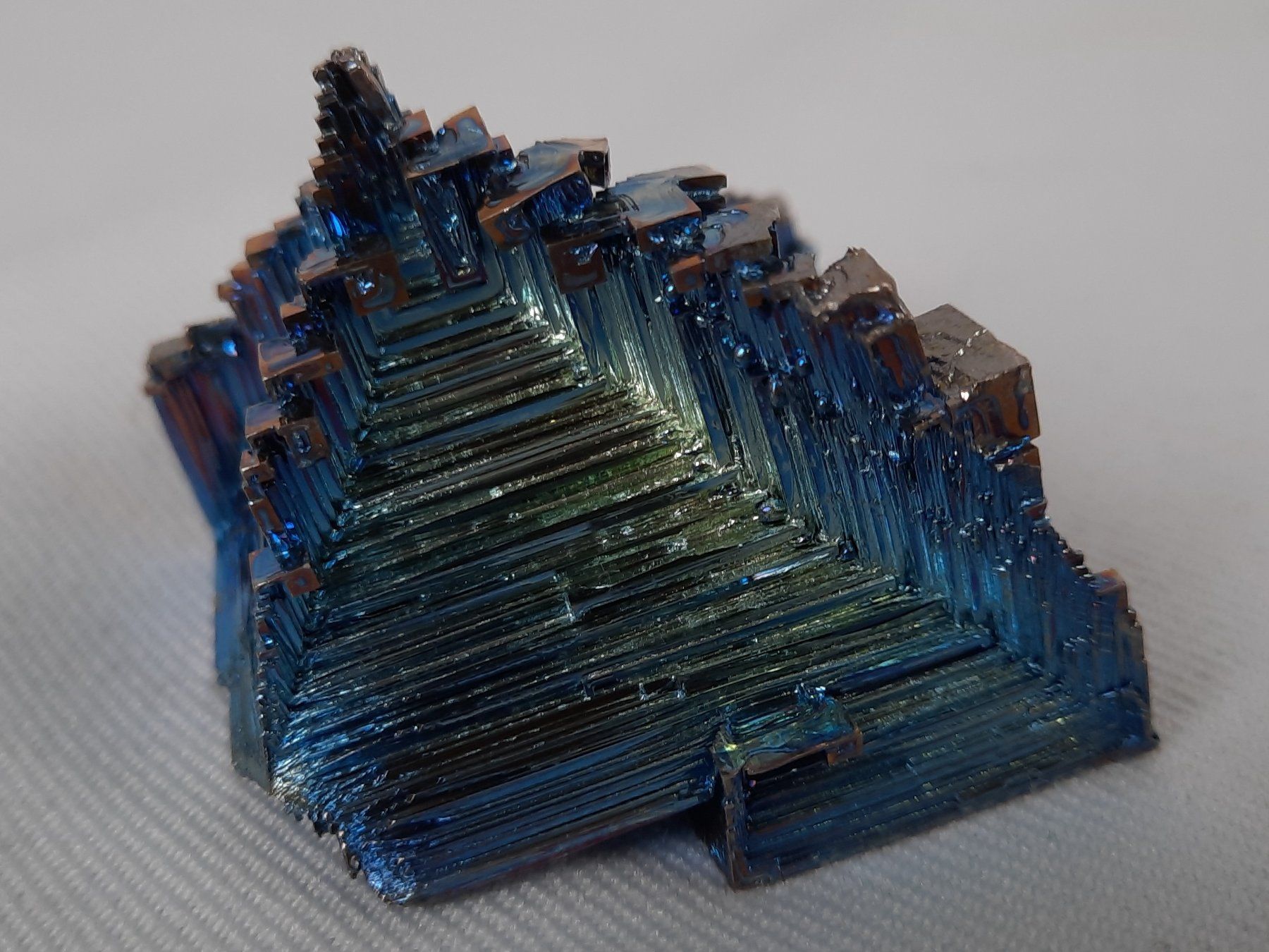 Mineralien & Heilsteine: Bismut-Kristall – Gebraucht aus Beinwil am See von Restwert_Beinwil 2