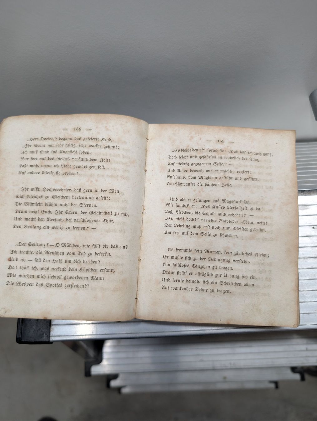 Livres: Antikes Buch Gedichte 1836 – D'occasion à Wynau par Zebrafurz 2