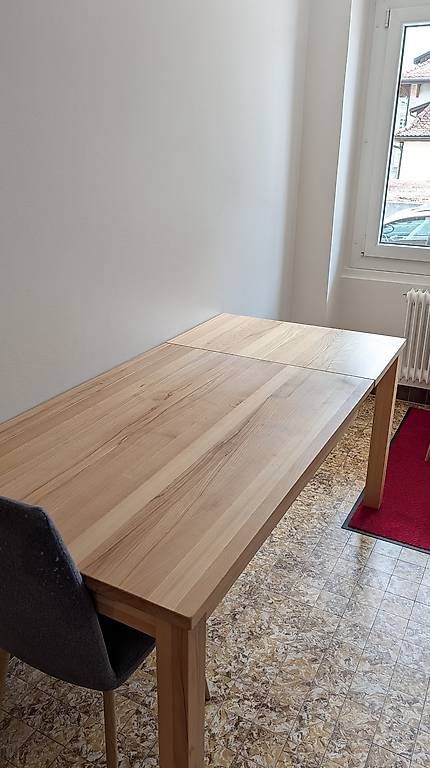 Set de table et chaises: Table à manger & 6 chaises – D'occasion à Begnins par Sanbe126 2