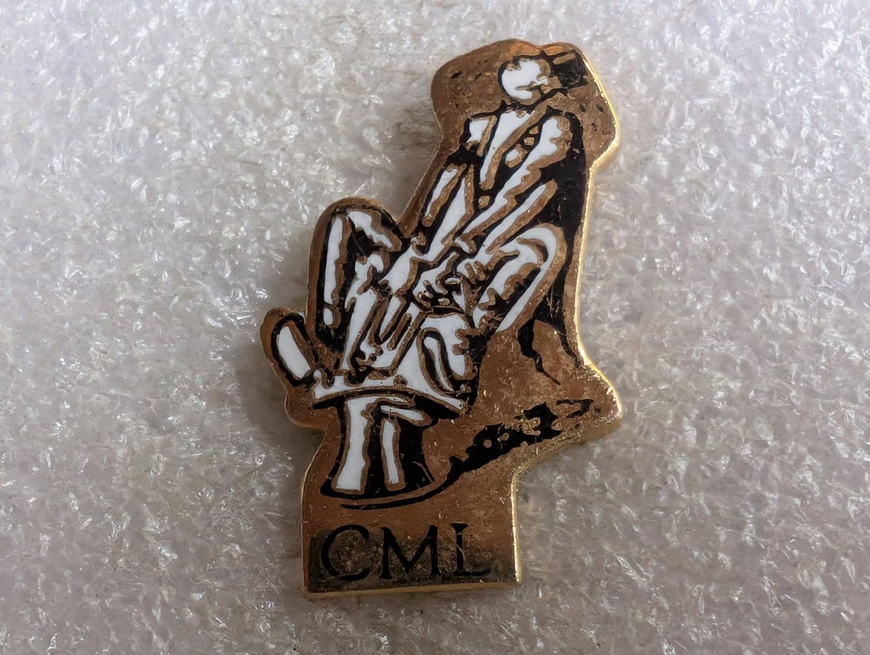 Plaketten & Abzeichen: Ansteckpin 176: CML – Gebraucht aus Oppligen von Pin-Fall-Shop