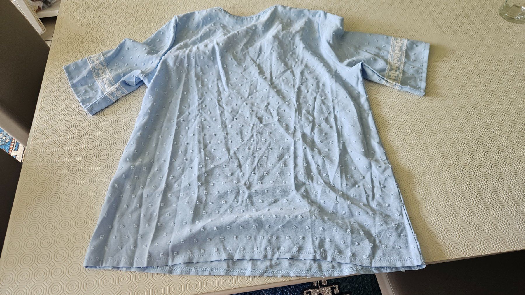 Camicette: Blusa azzurra poliestere tg.L – Usato da Melano venduto da H-Sara 1