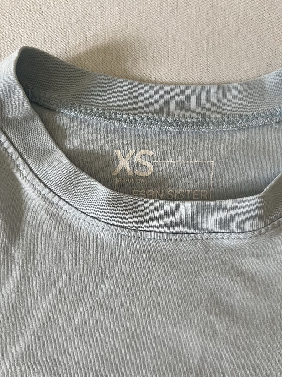 Tops: T-Shirt XS – D'occasion à Bern par Regi1975
