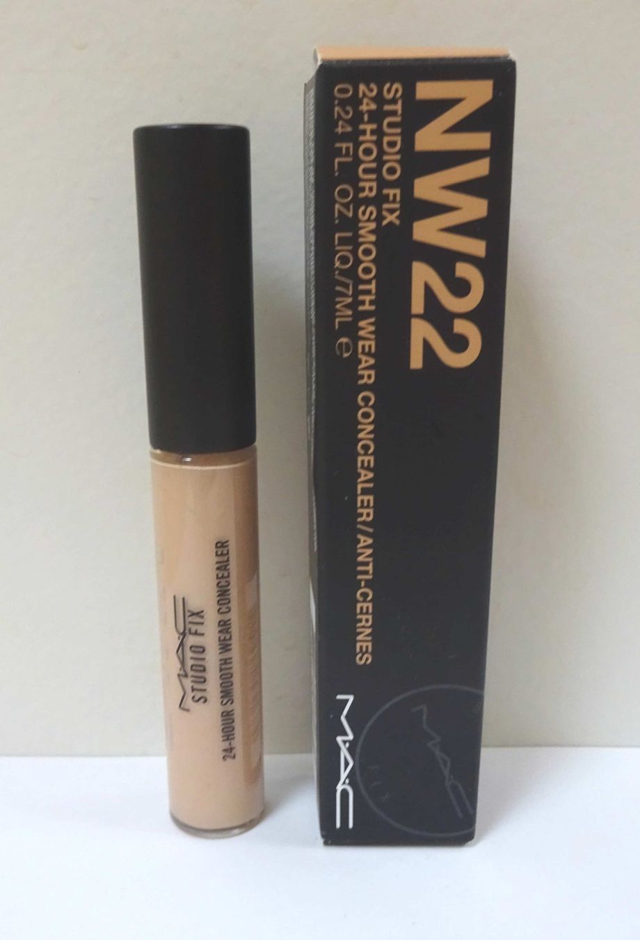 Make-up: MAC - Studio Fix 24-Hour Smooth Concealer - Farbe: NW 22 – Usato da Zofingen venduto da Justizia_01