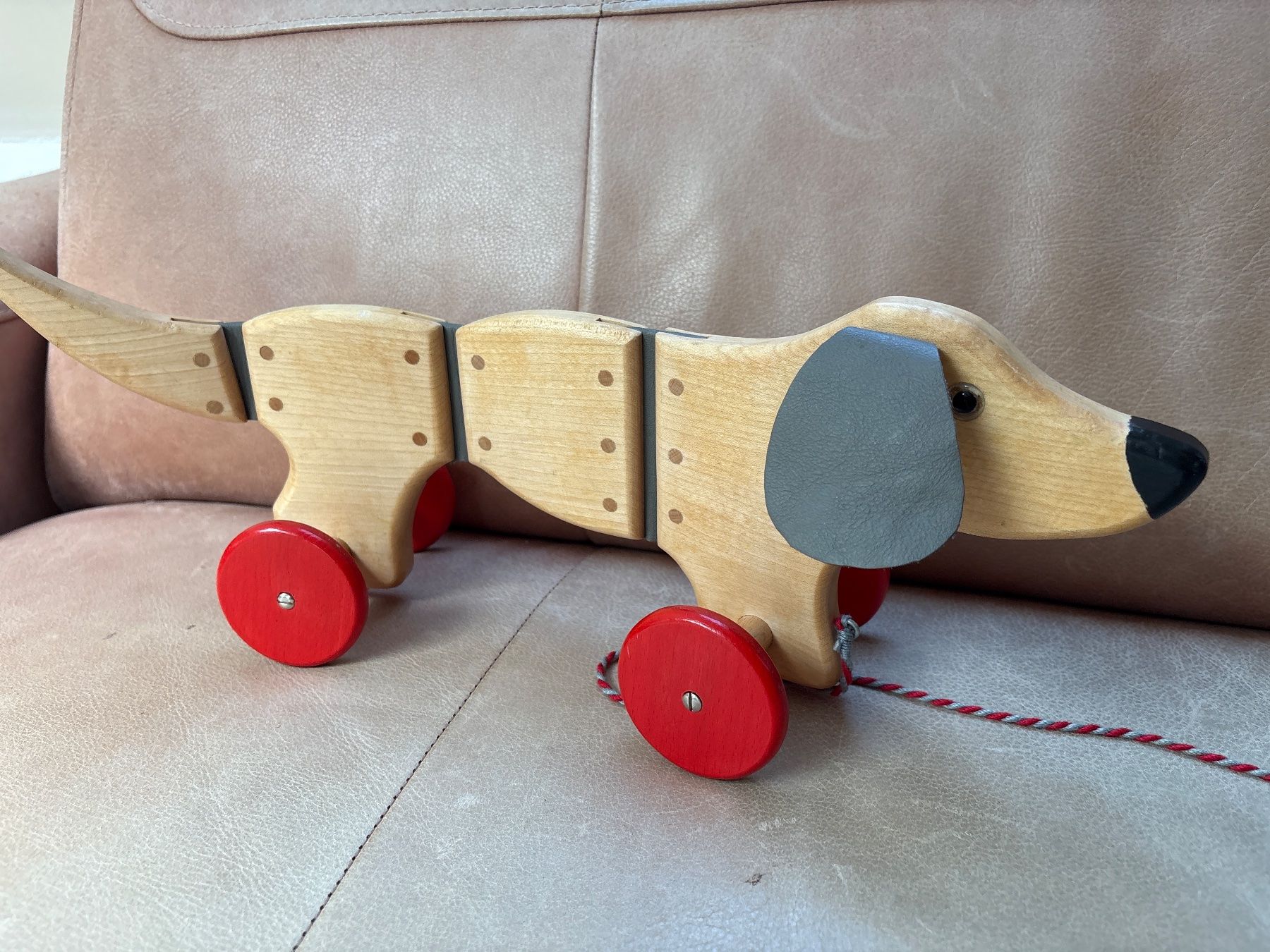 Jouets: Holz Nachzieh Hund – D'occasion à Zürich par Fabienne059