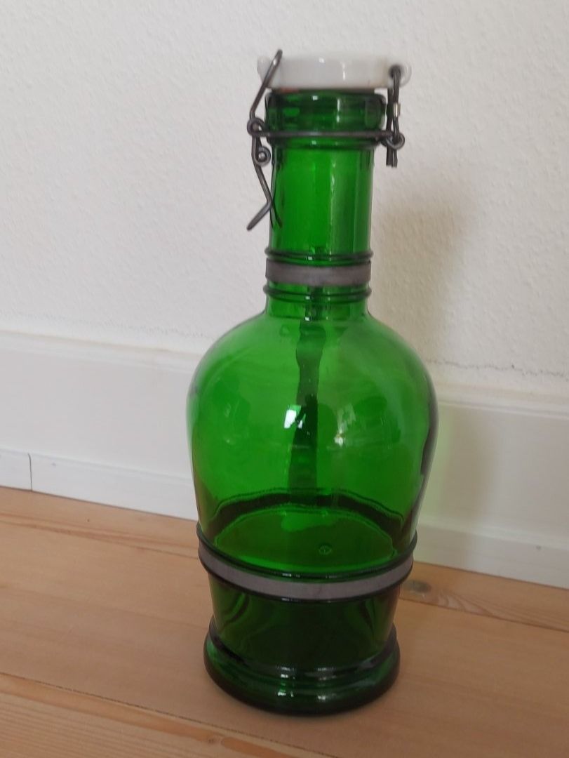 Gläser, Krüge & Flaschen: Biersiphon 2L Flasche grün Keramikverschluss – Gebraucht aus Pfäffikon ZH von eric0113 1