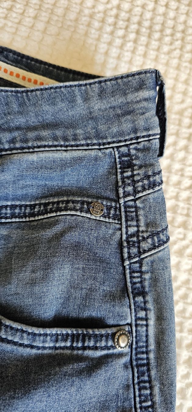 Nile Jeans: Nile - Taperd Jeans Gr. M – D'occasion à Kollbrunn par Antikmann 3