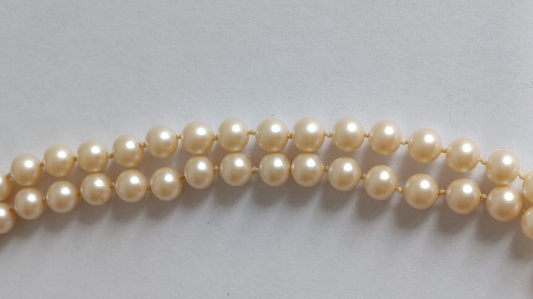 Catenine: Collier long vintage  perles & fermoir ARGENT – Usato da Genève venduto da EcrinVintage 2