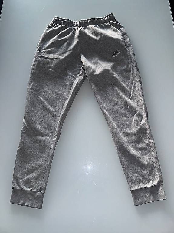 Pantalons: Training Nike Gris – D'occasion à Chêne-Bougeries par Danny.dsbll 1