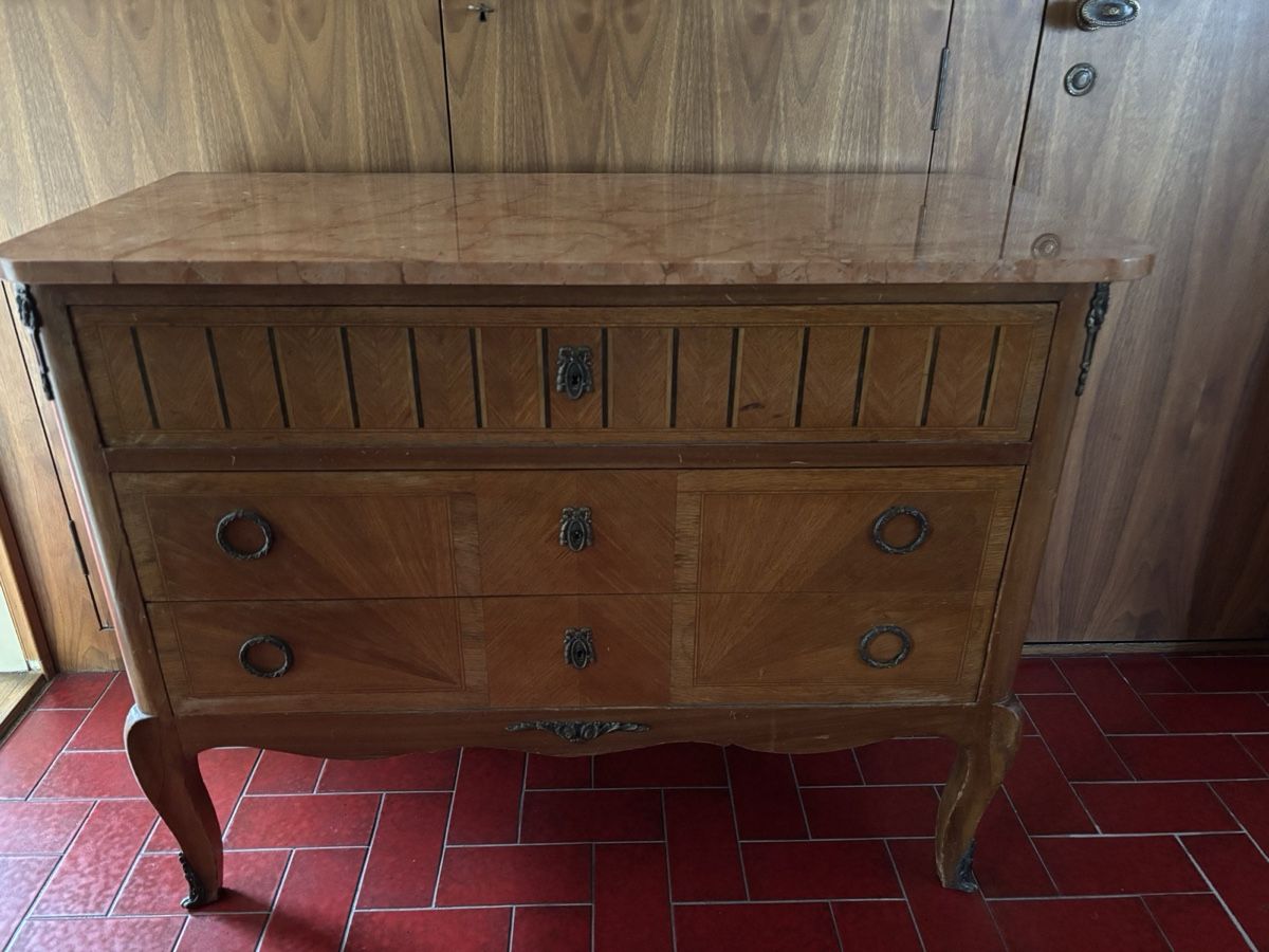 Cassettiere: Belle Commode marquetée – Usato da Villeneuve VD venduto da sim_q5hp