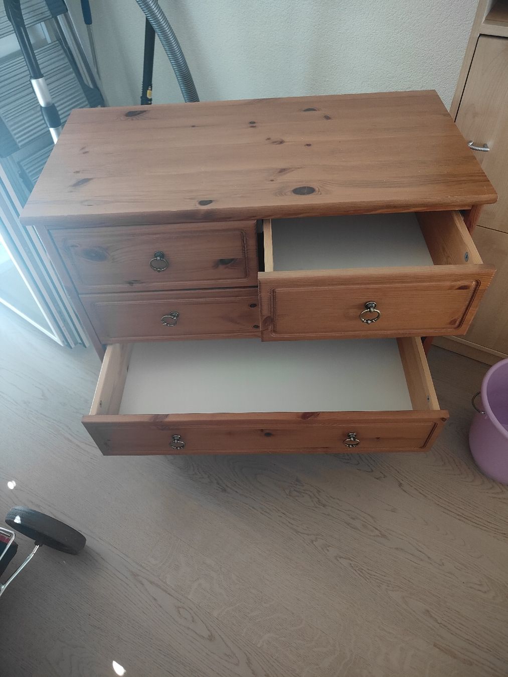 Cassettiere: Kommode Kiefernholz 5 Schubladen gebraucht – Usato da Pfungen venduto da Cbami 1