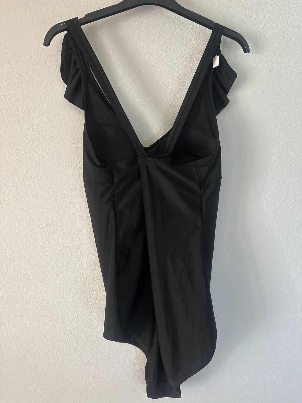 Costumi da bagno & Bikini: SCHWARZER BADEANZUG MIT RÜSCHEN AUSSCHNITT – Usato da Meienried venduto da ManuelaBoutique 3