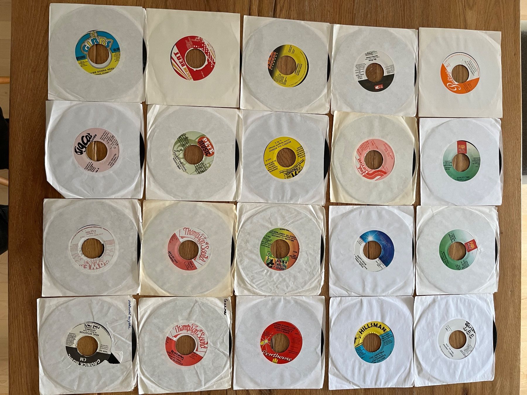 Dischi in vinile: 20 x 7" Dancehall / Reggae Singles - top Zustand – Usato da Olten venduto da Xtra