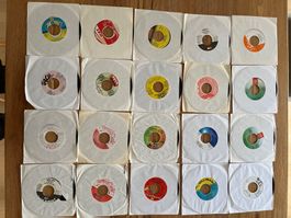 20 x 7" Dancehall / Reggae Singles - top Zustand