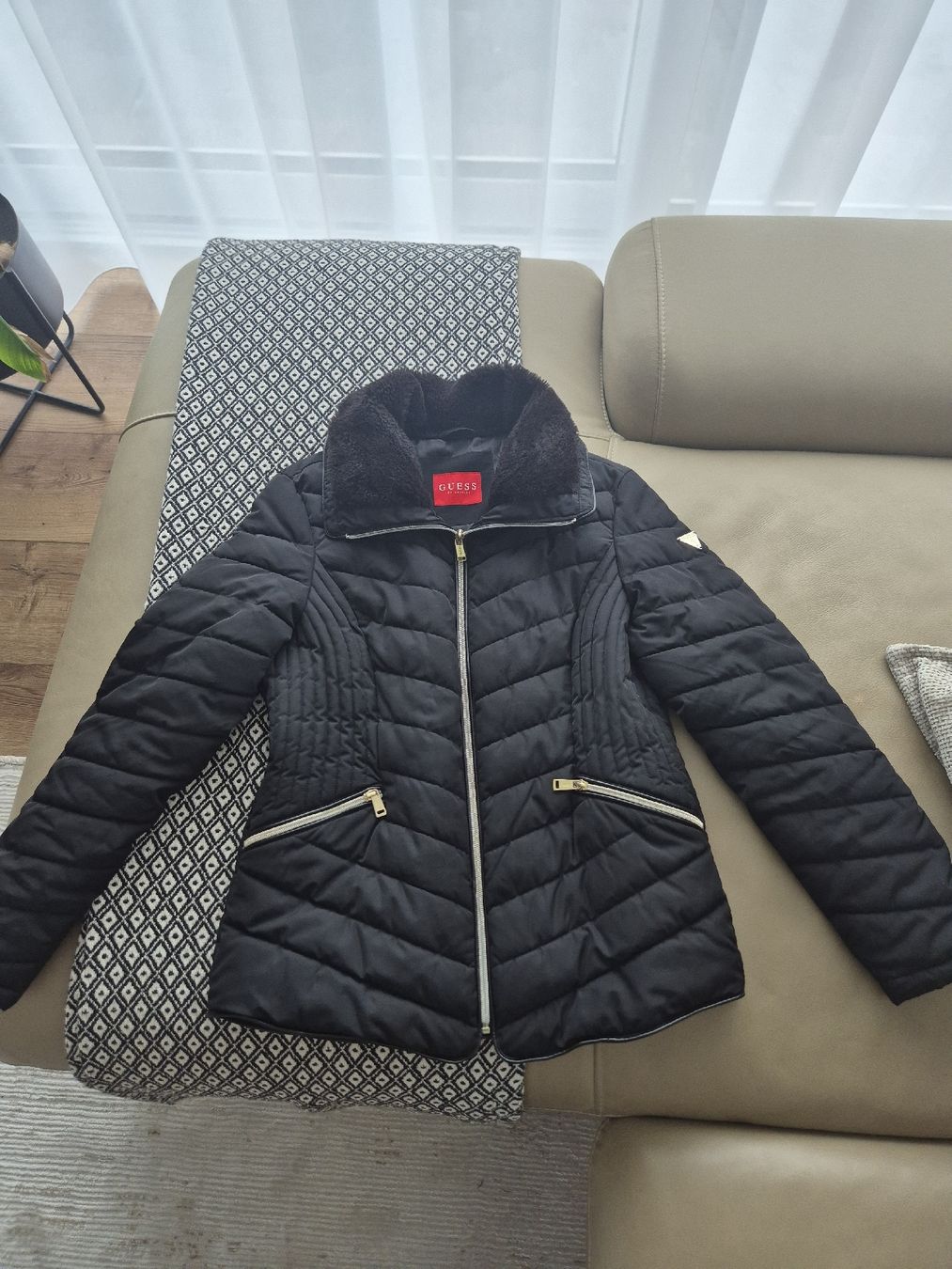 Guess Giacche: GUESS Winterjacke – Usato da Weisslingen venduto da Airgate