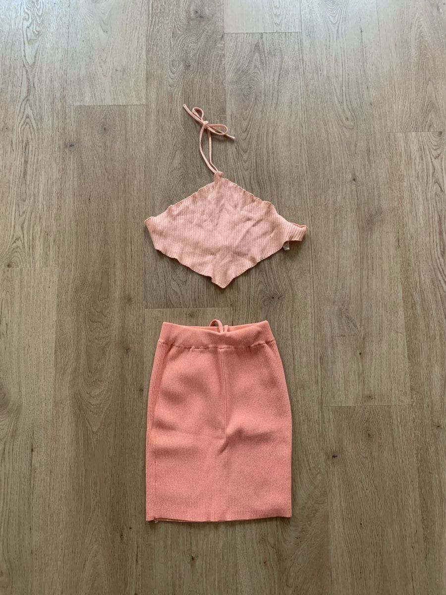 Bershka Gonne: Ensemble corail jupe et dos nu Bershka – Nuovo (secondo la descrizione) da Genève venduto da vic_s9c5
