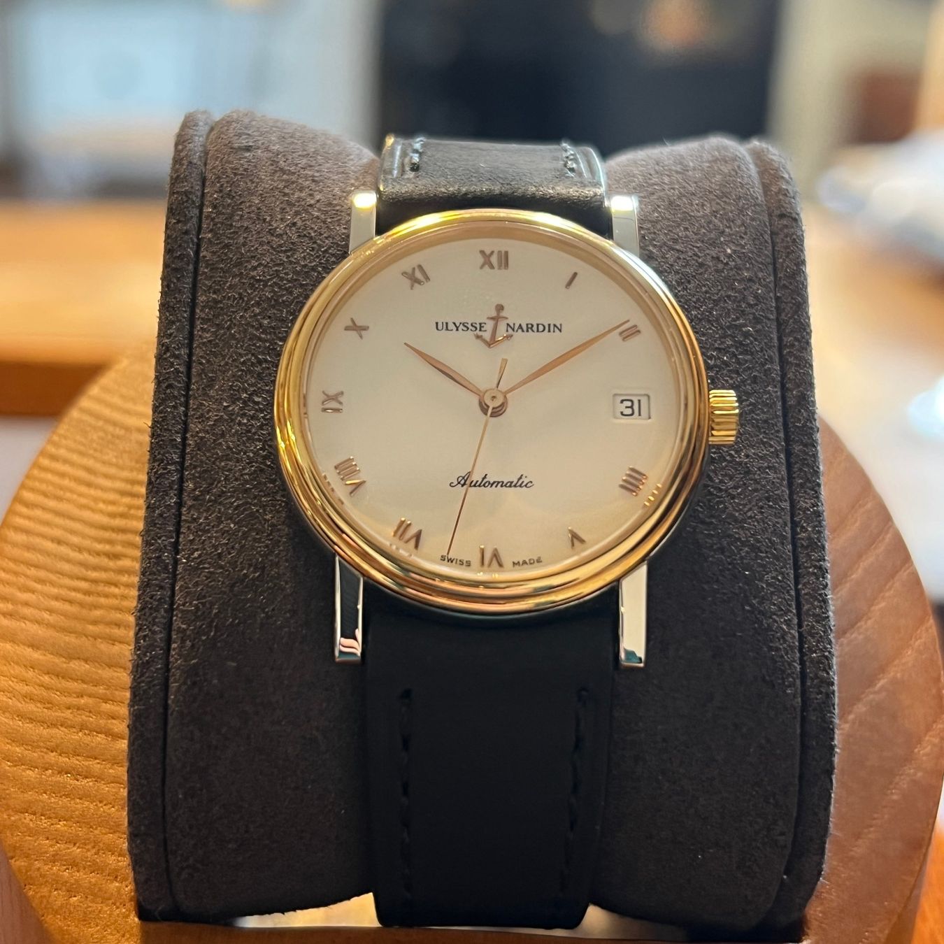 Ulysse Nardin Orologi: Ulysse Nardin Automatic Date Gold Bezel 135-22 – Usato da Carouge GE venduto da Watchaser