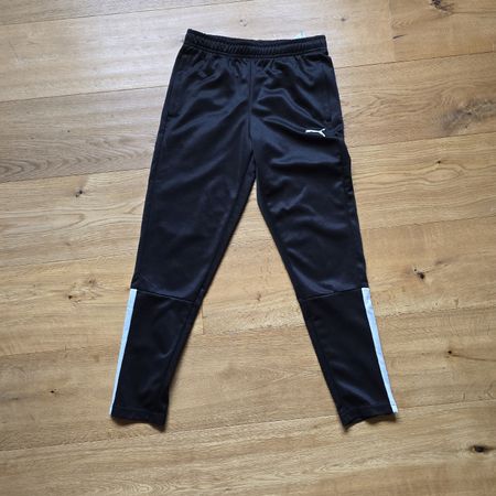Puma Trainingshose schwarz, Gr. 152 neuwertig, Top Zustand!