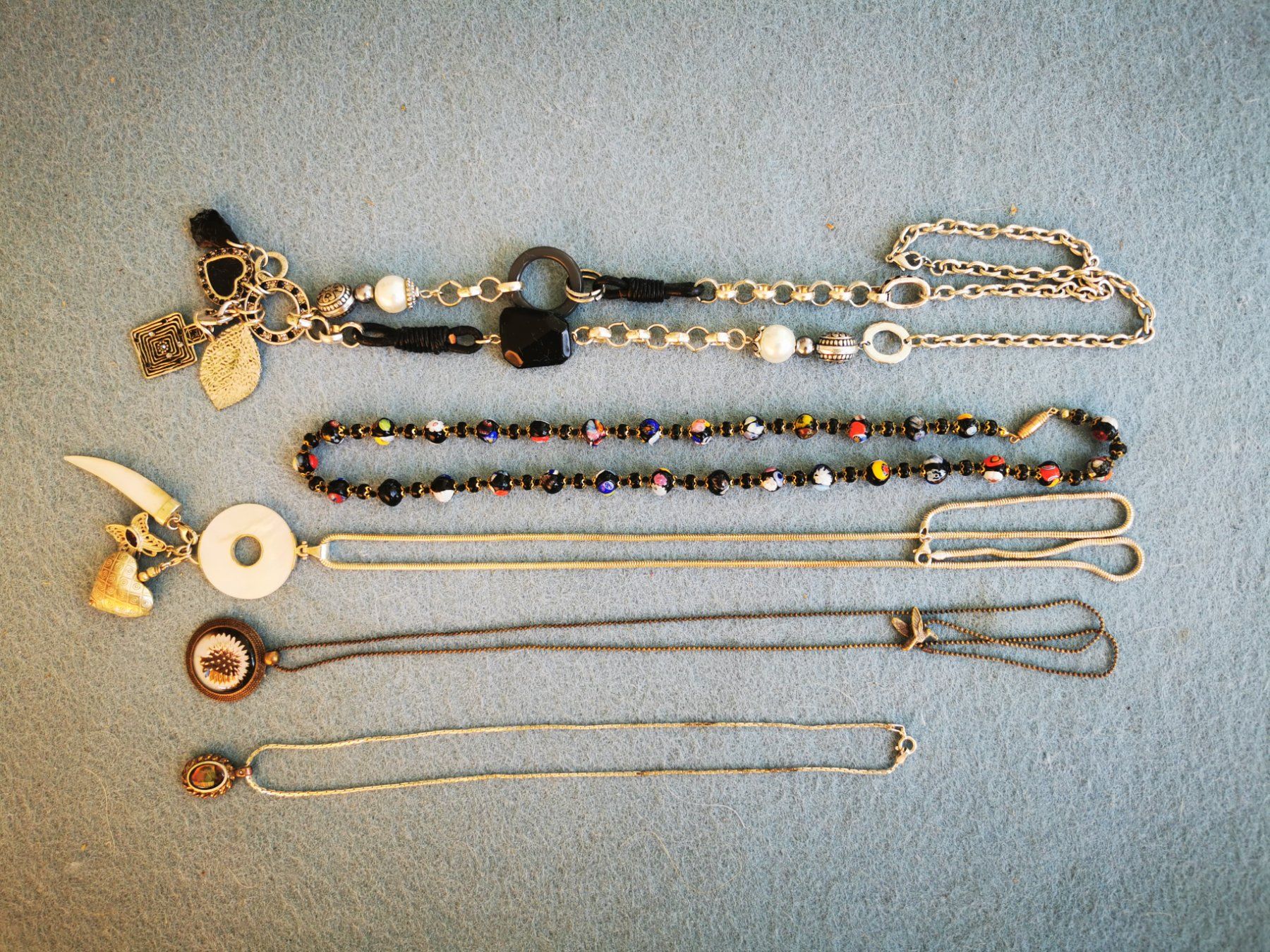 Colliers: Modeschmuck, 5 Ketten – D'occasion à Glattfelden par roz01