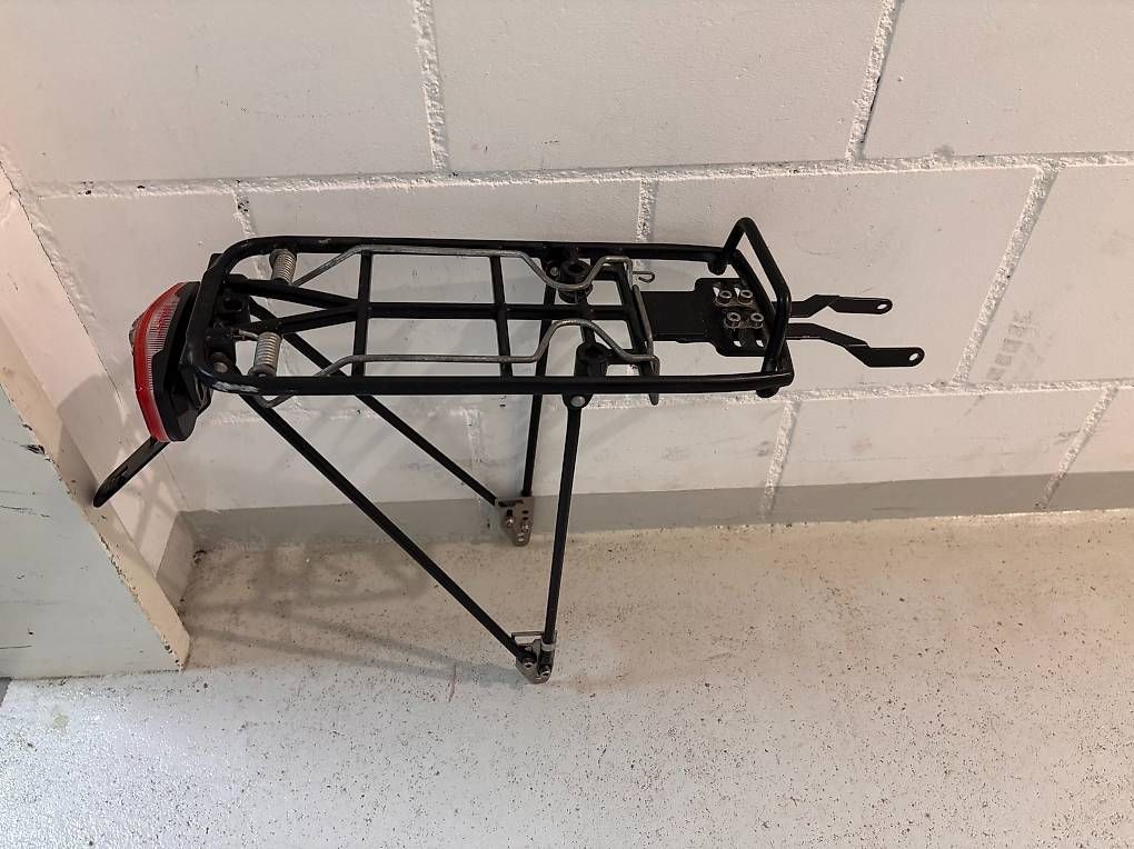 Pezzi di ricambio: Velogepäckträger – Usato da Frauenkappelen venduto da Rolerik 3