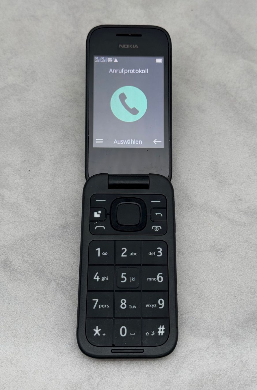 Nokia Handys / Smartphones: Nokia 2660 Flip 4G Dual SIM SIM Frei – Gebraucht aus Hermetschwil-Staffeln von Mobile2013 3