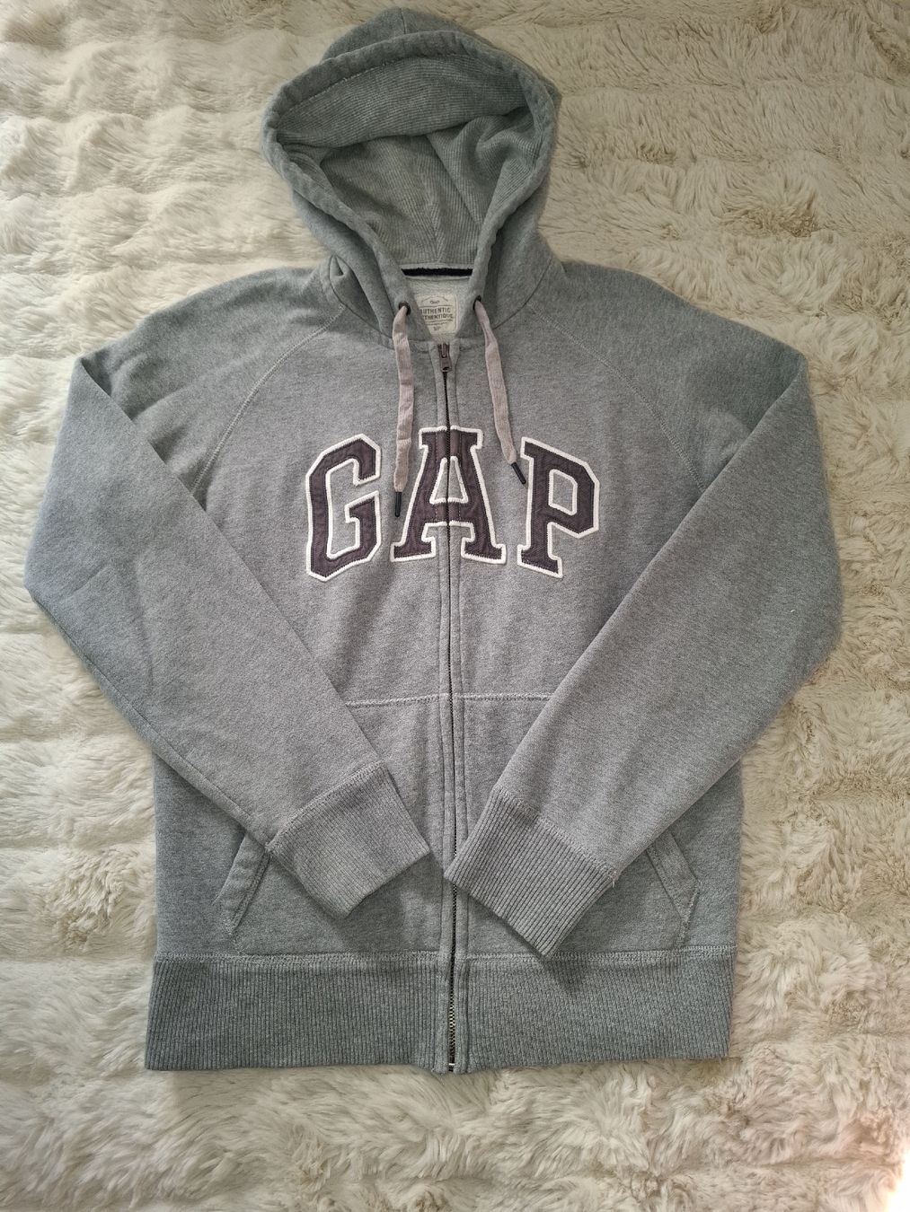 Gap Vestes: GAP hoodie zippé logo gris taille S – D'occasion à Le Locle par sAm_2112 9