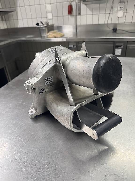 Lips Elettrodomestici da cucina: Rotor Gemüseschneide Aufsatz 20l – Usato da Bern venduto da leo_n862