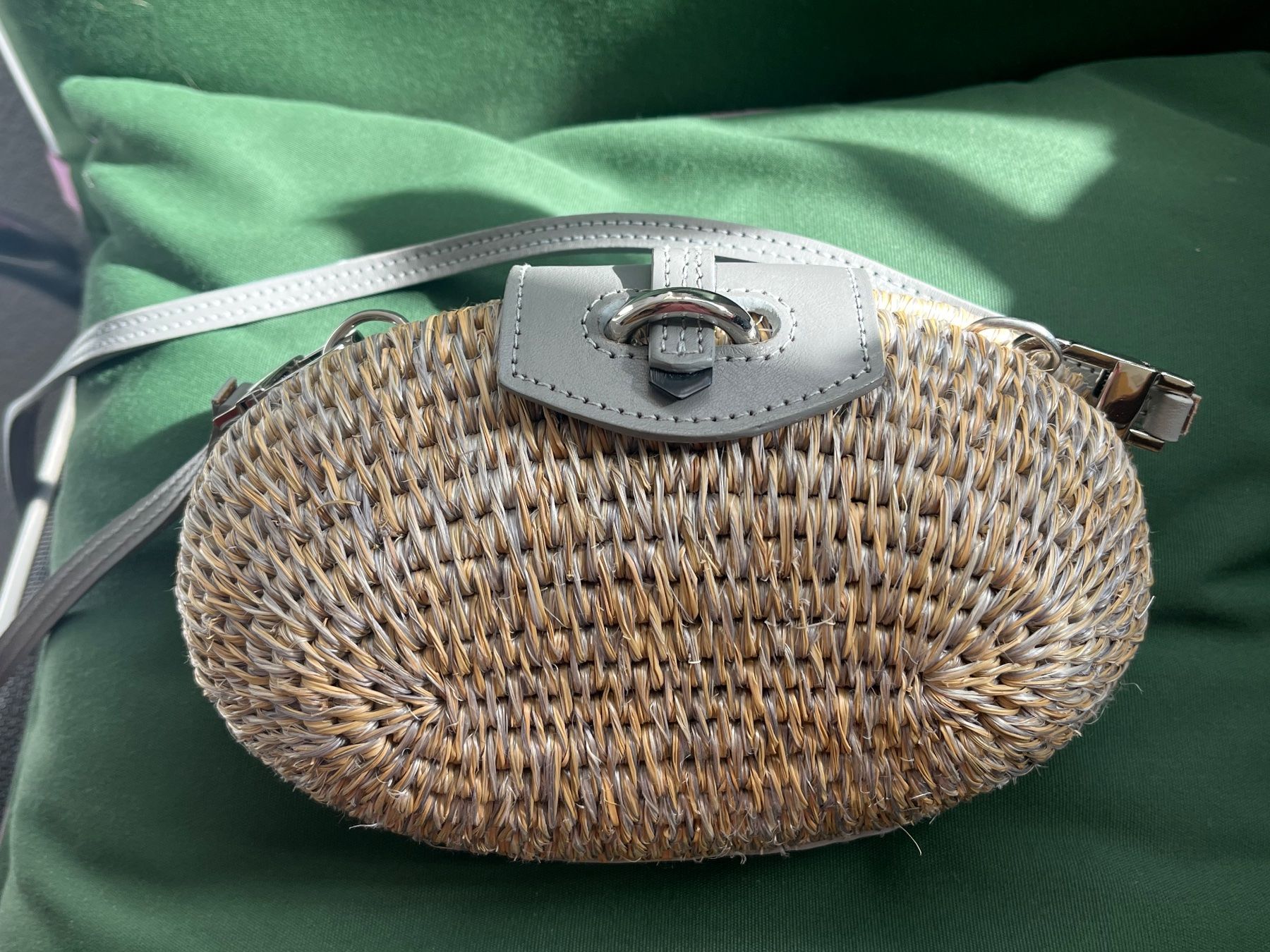 Taschen für Damen: Tasche KHOKHO Linde in Quartz – Neu (gemäss Beschreibung) aus Zürich von pizzobeatrice