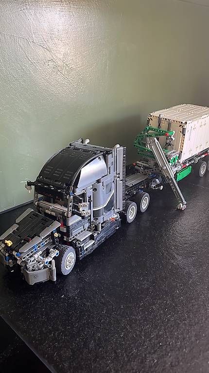 Kit di costruzioni: LEGO Technic LKW mit Anhänger – Usato da Buttisholz venduto da mar_t776