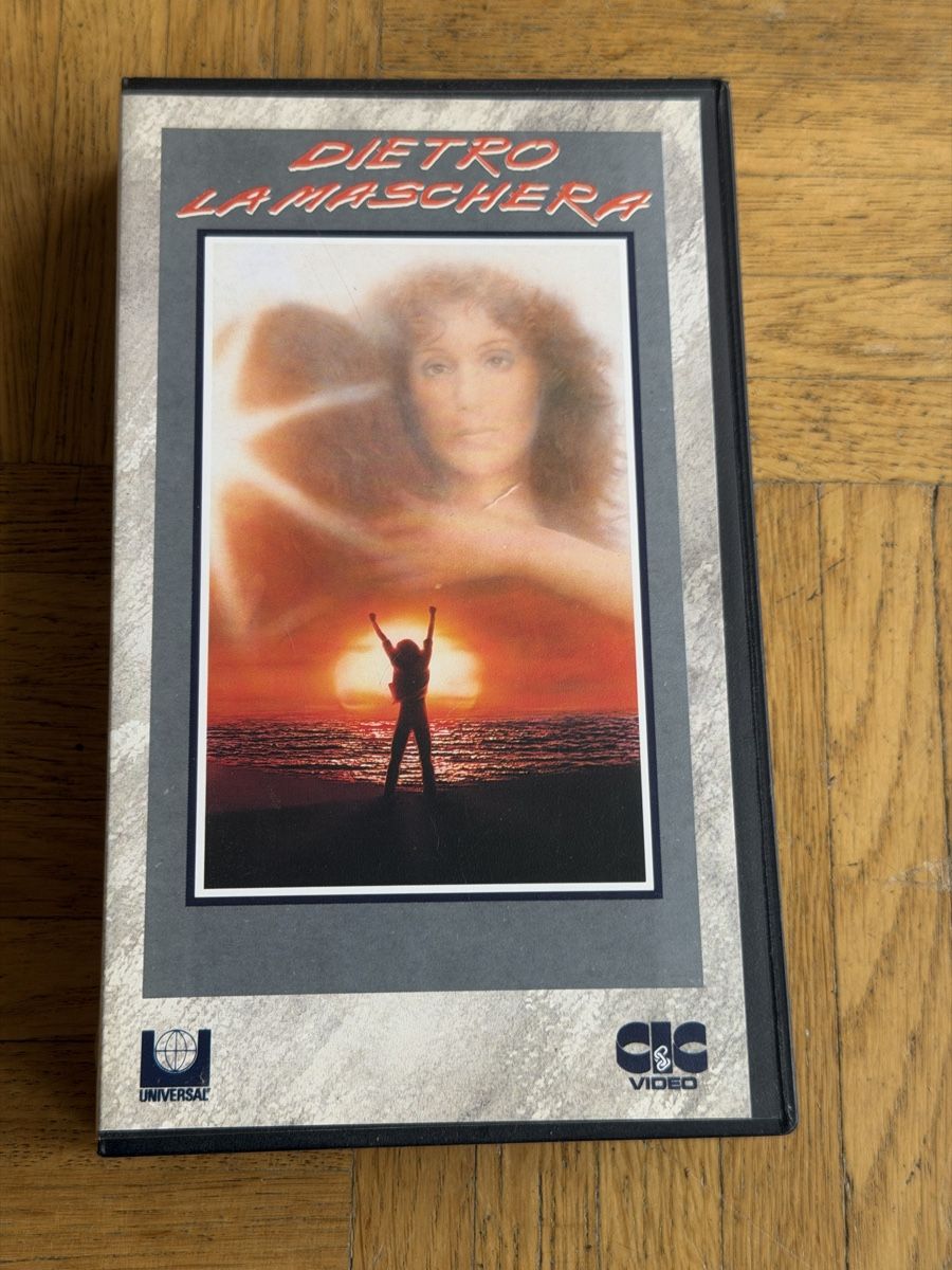 Tutti i VHS: Dietro la maschera VHS Universal CIC Video – Usato da S. Pietro venduto da fil_yhb9