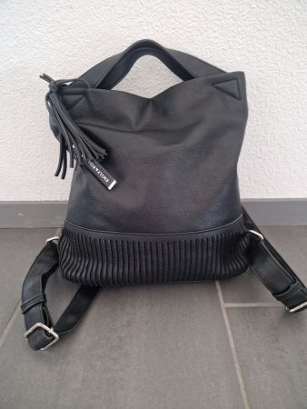 Praktischer Tagesrucksack  EMILY&NOAH aus veganem Leder