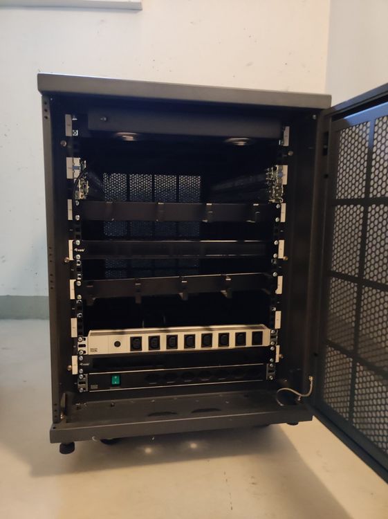 Supermicro Netzwerkschrank CSE-RACK14U 14HE / inkl. Zubehör (Gebraucht ...