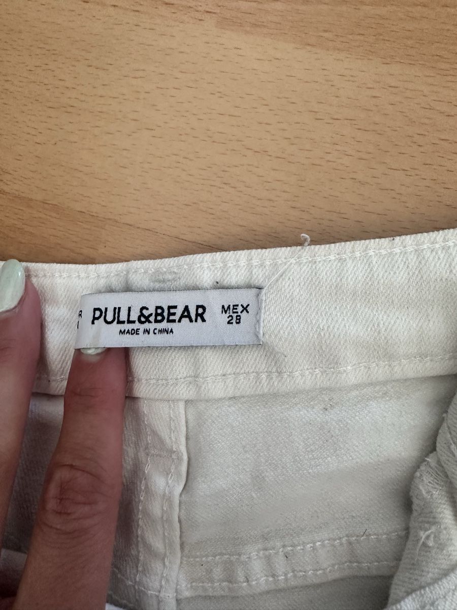 Pull&Bear Pantaloni: Pull&Bear Shorts, weiss, Gr. 28, neuwertig, Sommer! – Usato da Pfäffikon SZ venduto da deyjanira 3