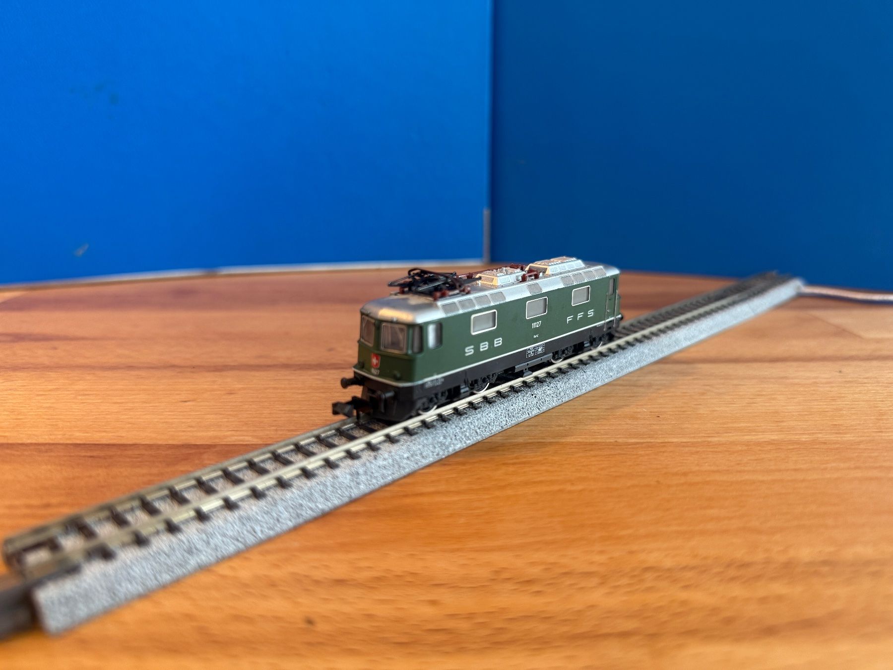 SBB/CFF/FFS Modelleisenbahnen: Minitrix Re 4/4 I in Grün – Gebraucht aus Diemtigen von Mpsj4
