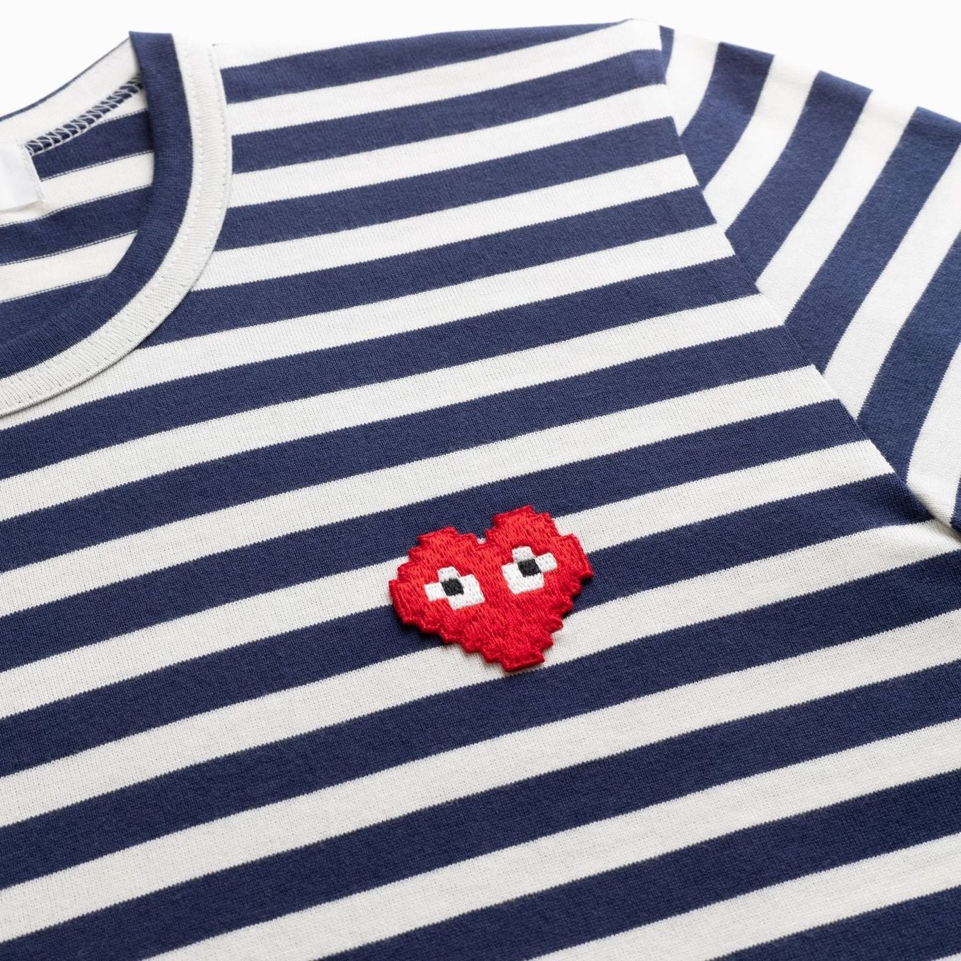 Comme Des Garcons T-shirt: Comme des Garçons PLAY-Herren-Navy/Weiss Medium – Nuovo e nell'imballaggio originale da Zürich venduto da DClaudia 1
