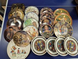Flohmarkt: Konvolut schöner Sammelteller, Dekoteller, 21 Stk