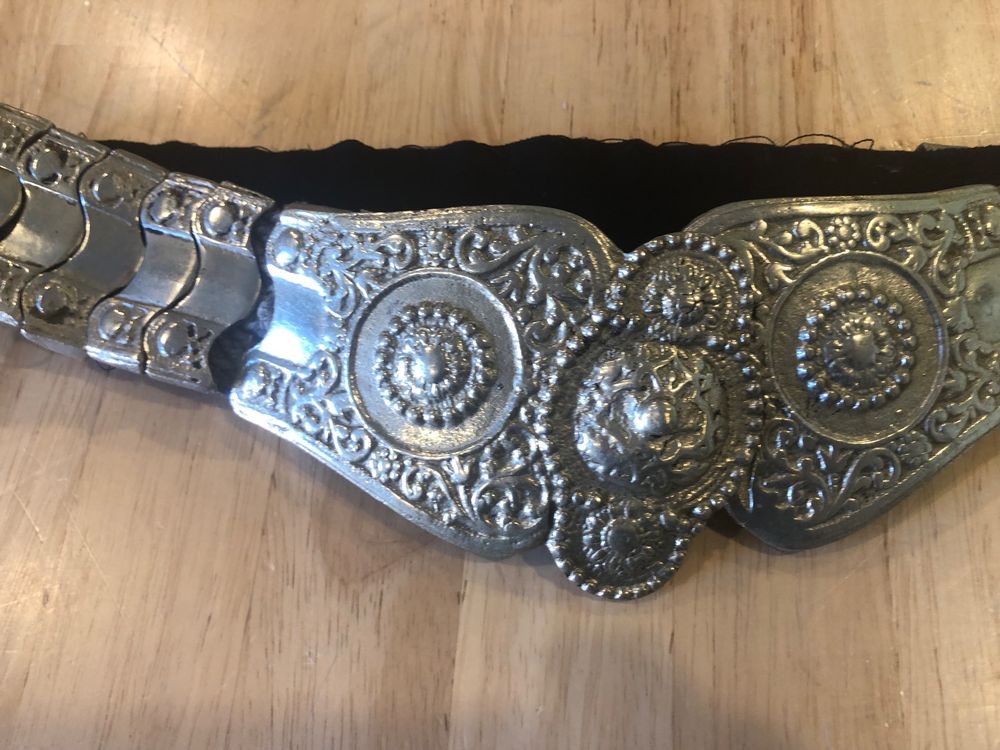 Gehämmerter Metall-Leuchter Mit Bunten Ringen – 10,2 Cm, Von Künstler Yair Emanuel, Für Shabbat & Feiertage