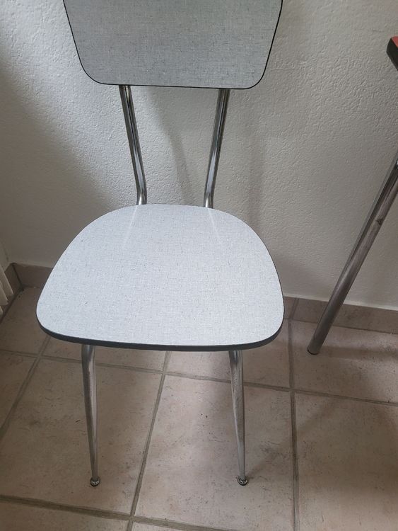 Set di tavolo e panche: Retro Küchentisch mit passenden Stühlen – Usato da Glarus venduto da laura_o 5