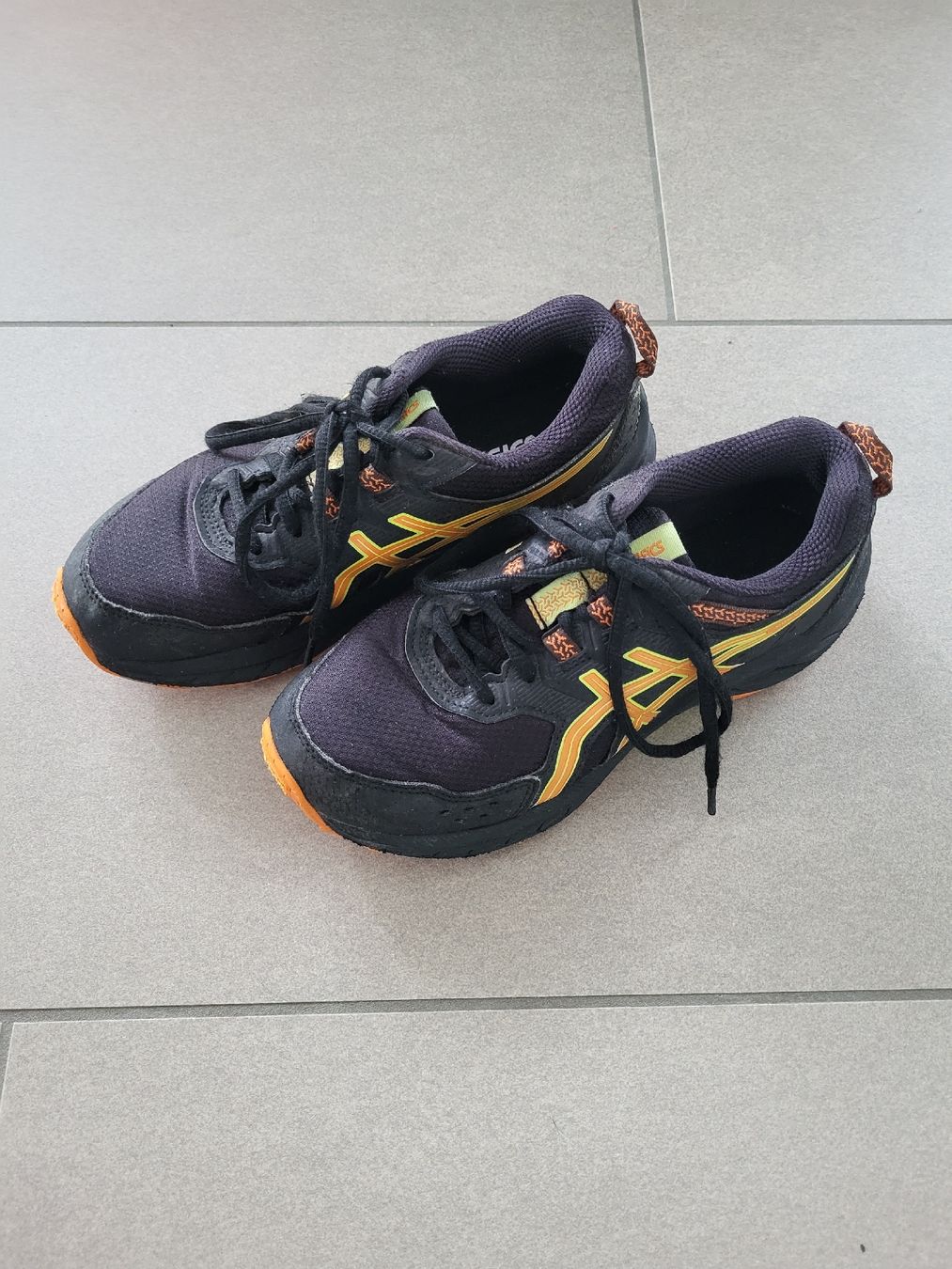 Asics Scarpe per ragazzi: Turnschuhe Asics Venture 9 Gr.35 – Usato da Zollbrück venduto da Huki1