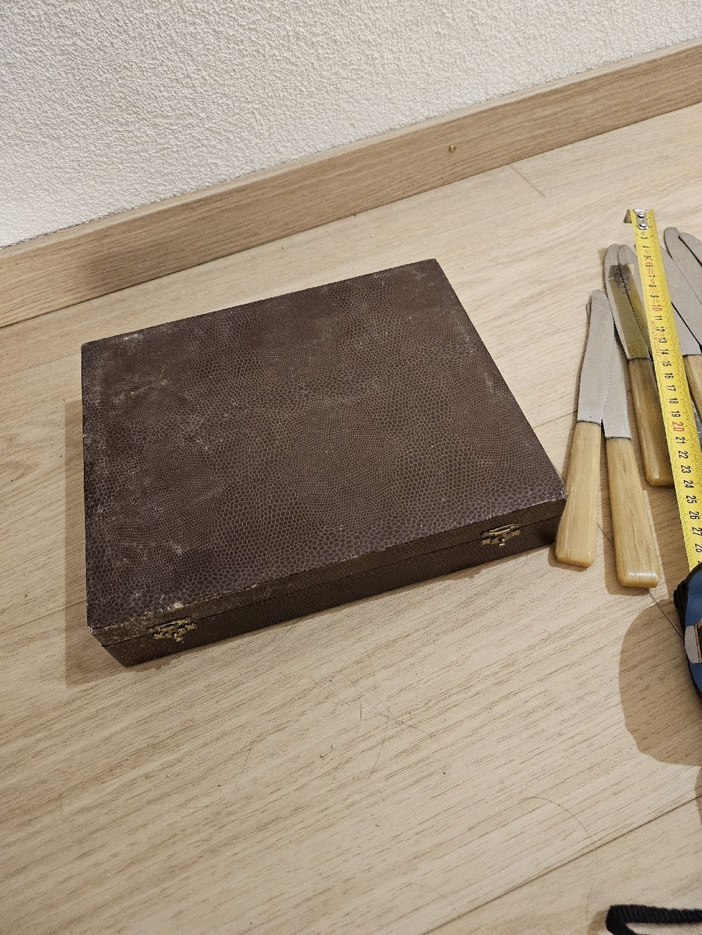 Posate: Couteaux vintage avec coffret – Usato da La Joux FR venduto da car_ck96 9