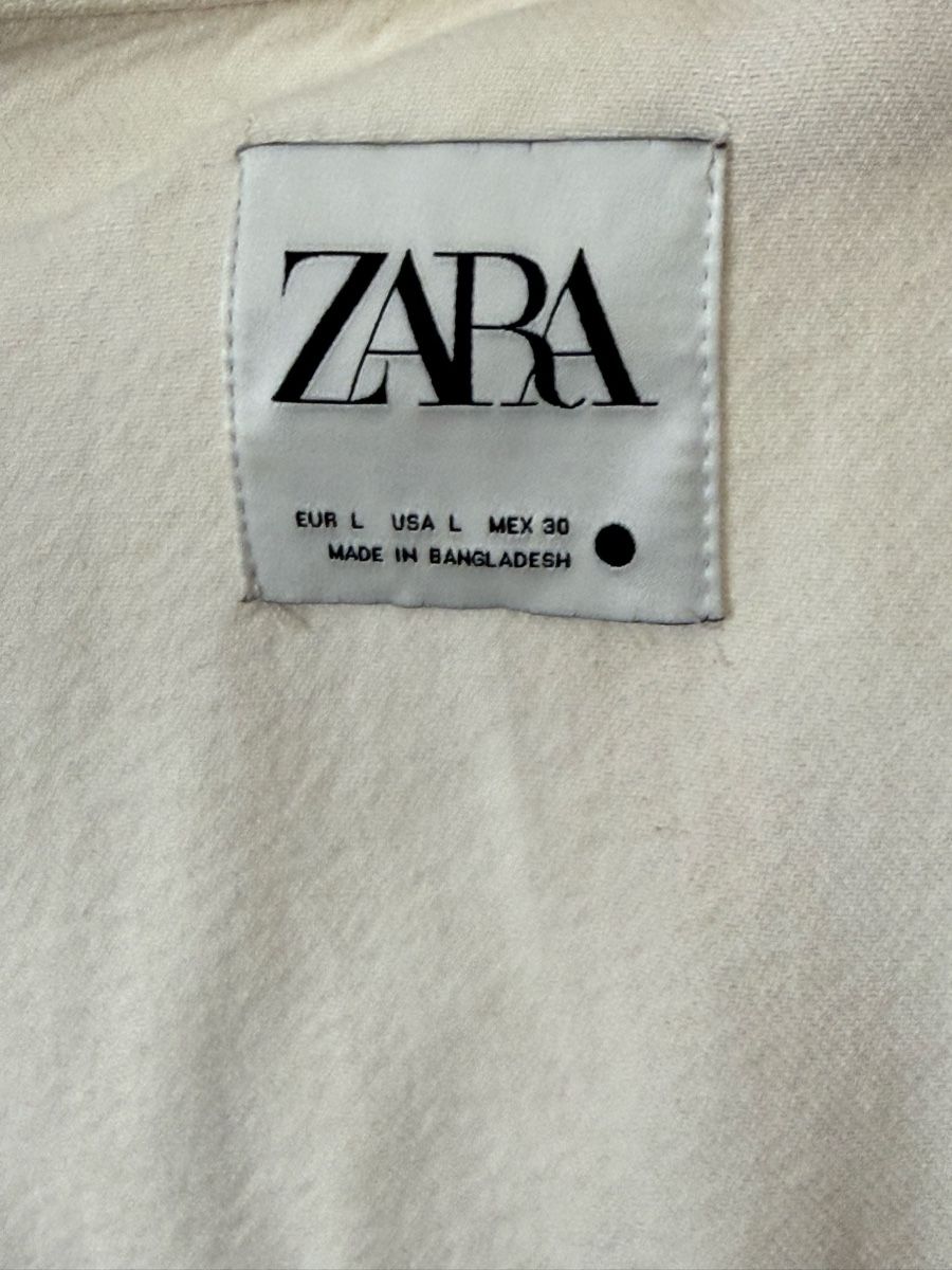 Zara Giacche: ZARA Offwhite Jeansjacke  – Usato da Boppelsen venduto da giu_r7mj 2