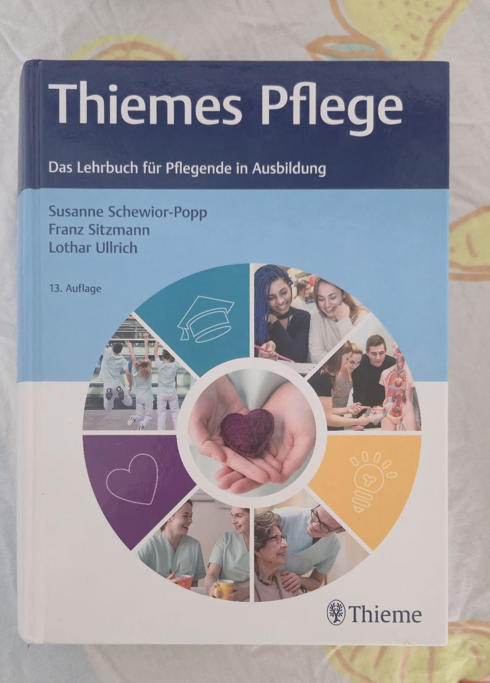 Libri: Thieme Pflege 13. Auflage – Usato da Zürich venduto da Enver90