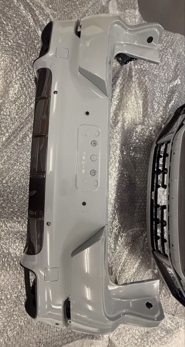 Tutti pezzi di ricambio auto: Komplette Anbauteile Cayenne Turbo E 3.2 2025 – Nuovo (secondo la descrizione) da Geroldswil venduto da LL_Autoteile 1