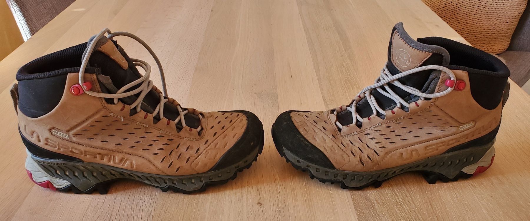La Sportiva Chaussures femmes: La Spotiva Wanderschuhe Gr 39.5 – D'occasion à Biel/Bienne par SandraBar 1
