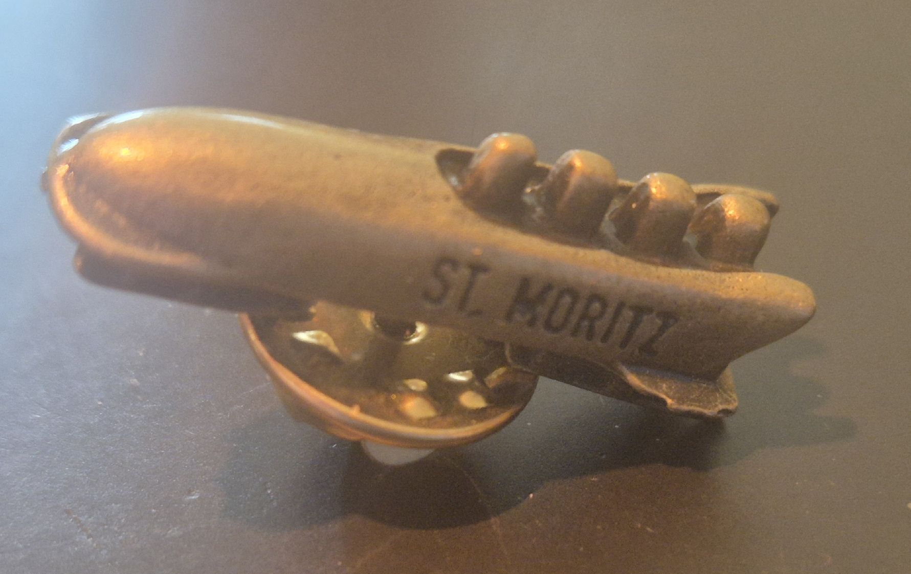 Plaquettes & Badges: Pin St Moritz – D'occasion à Rieden AG par Hema55