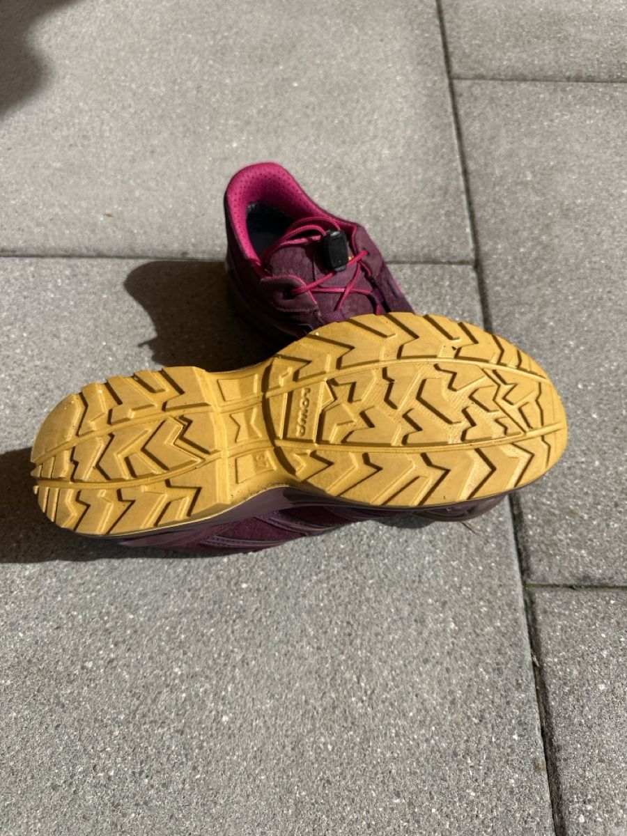 Lowa Scarpe per ragazze: Lowa Trekkingschihe Grösse 37 – Usato da Mörschwil venduto da tweety9402 1