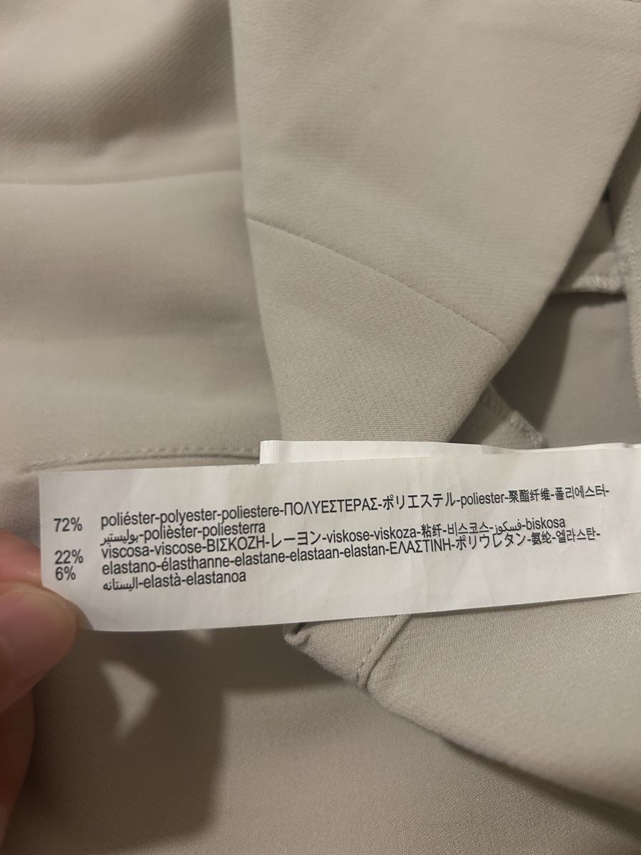 Zara Pantaloni: Zara cream pants  – Usato da Lausanne venduto da yaz_gkb6 2